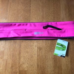 NWT XL flip belt